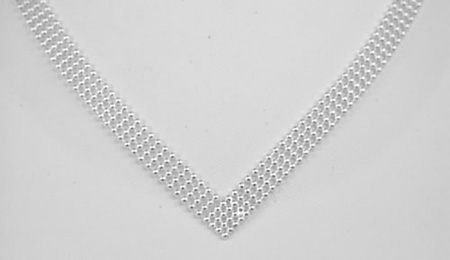 http://www.internationaljewelrymarketing.com/images/Chains/Bead/180%20bead%204%20row%20V.jpg